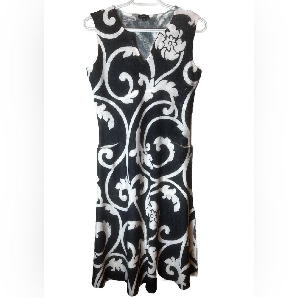 KOMAROV Crinkle Grey and White Patterned MIDI Dress Size M